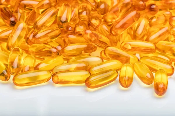 Close View Fish Oil Capsules White Background — 图库照片