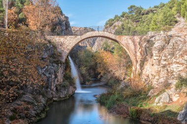 Türkiye 'nin Usak kentindeki Clandras Köprüsü' nün güzel manzarası