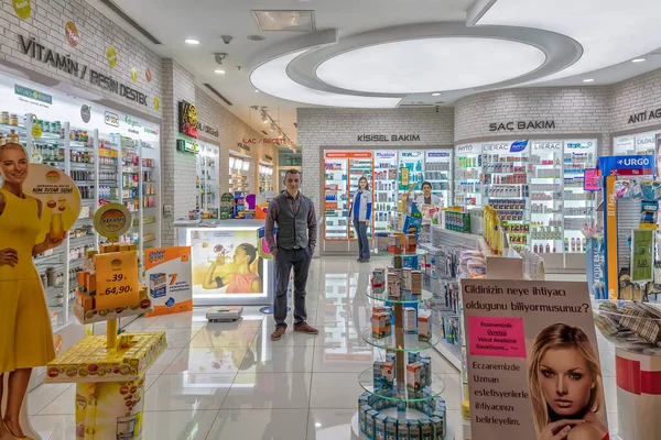 Interior Modern Pharmacy Istanbul — Zdjęcie stockowe