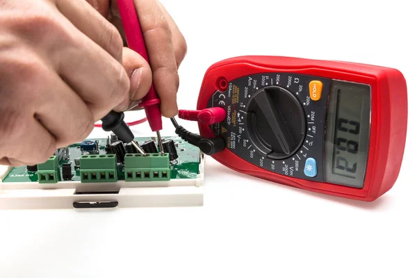 Close Man Using Multimeter — Zdjęcie stockowe