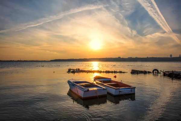 Beautiful View Fishing Boats Moored Coast Sunset — Φωτογραφία Αρχείου