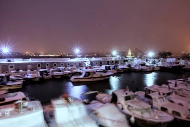 İstanbul, Türkiye: Kış akşamında Bakireler Kulesi