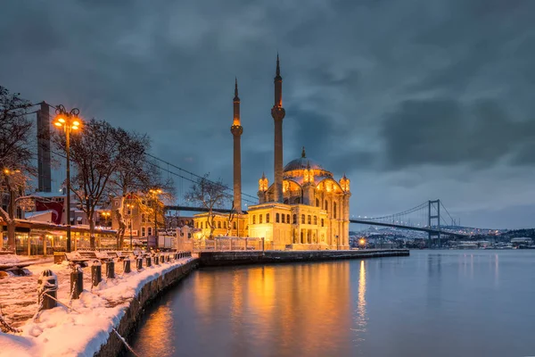 Winter View Ortakoy Mosque Night Winter Istanbul Turkey — стоковое фото