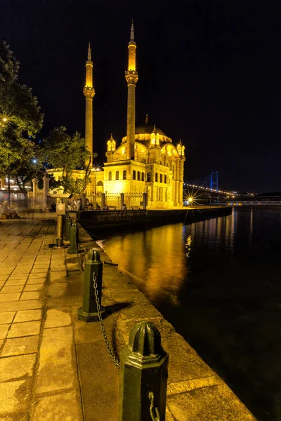 Istanbul Turkey October 2019 View Ortakoy Mosque Night — Stockfoto