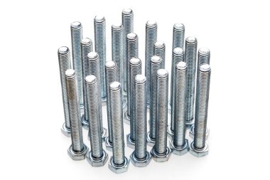 Beyaz arkaplanda metal vidalar