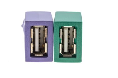 USB 'den PS2 adaptörüne beyaz arkaplan üzerinde izole
