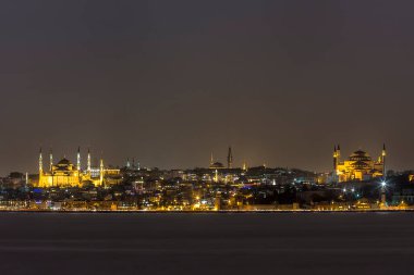 İstanbul 'un gece görüşü, hindi.