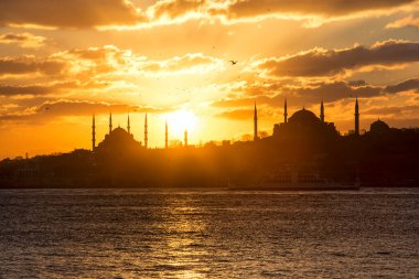 İstanbul 'un günbatımı manzarası, hindi