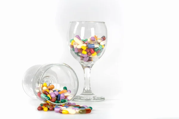 Таблетки Капсули Скляній Банці Білому Тлі — стокове фото