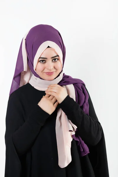 Wanita Muslim Cantik Berpose Jilbab — Stok Foto