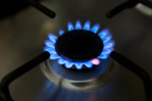 Σύγχρονη Κουζίνα Κουζίνα Μάγειρας Μπλε Φλόγες Καύση — Φωτογραφία Αρχείου