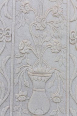 detail view of the monument in the cemetery
