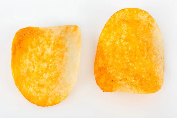 Leckere Kartoffelchips Auf Weißem Hintergrund Nahaufnahme — Stockfoto