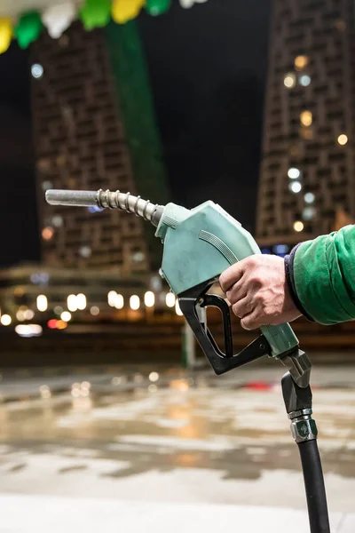 Man Holding Filling Clamp Petrol Pump — Stok fotoğraf