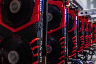 Antalya, Türkiye - 15 Mayıs 2018: MSI GeForce GTX 1080 Ti Oyun GPU Şifreleme sondajı Bitcoin, ethereum ve benzeri dijital kripto para birimleri için madencilik donanımı.