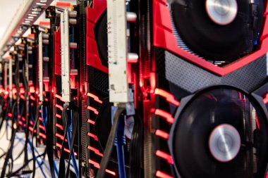 Antalya, Türkiye - 15 Mayıs 2018: MSI GeForce GTX 1080 Ti Oyun GPU Şifreleme sondajı Bitcoin, ethereum ve benzeri dijital kripto para birimleri için madencilik donanımı.