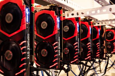 Antalya, Türkiye - 15 Mayıs 2018: MSI GeForce GTX 1080 Ti Oyun GPU Şifreleme sondajı Bitcoin, ethereum ve benzeri dijital kripto para birimleri için madencilik donanımı.