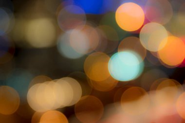 Bokeh ve bulanık ile şehrin soyut arkaplanı.