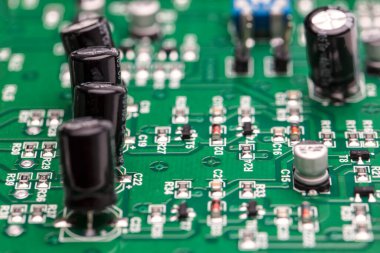 yeşil arkaplan ile elektronik devre kartı