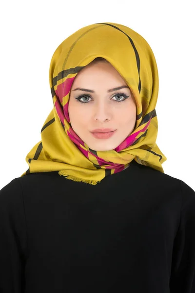 Красивая Мусульманка Хиджабе — стоковое фото