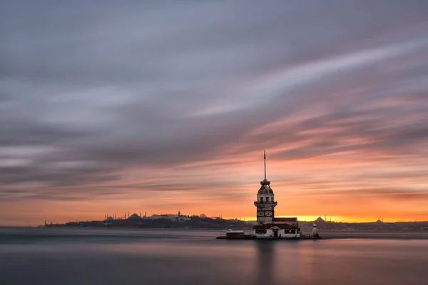 Torre Donzela Pôr Sol Tempo Nublado Istambul Turquia — Fotografia de Stock