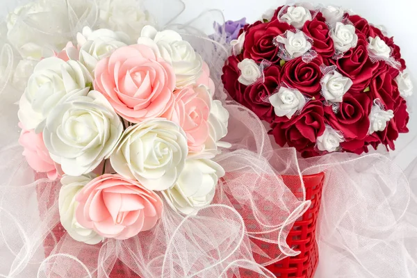 Wedding Bouquet Red Roses Isolated Pink White Delicate Flower Form — Φωτογραφία Αρχείου