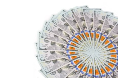 Yüz dolar. Başkan Benjamin Franklin 'in portresi. Amerikan doları geçmişi. Bir sürü banknotun kapanışı 100 dolarlık banknotlar. Amerikan para birimi.