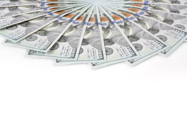 Yüz dolar. Başkan Benjamin Franklin 'in portresi. Amerikan doları geçmişi. Bir sürü banknotun kapanışı 100 dolarlık banknotlar. Amerikan para birimi.