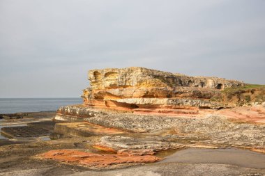 İsrail 'in kuzeyindeki Akdeniz adasının plajı.