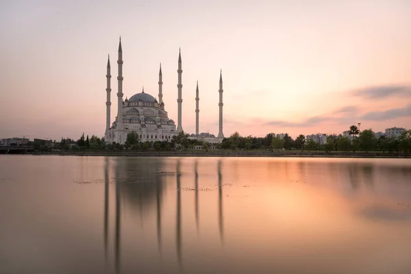 Sabanci Central Mosque Sabanci Merkez Mosque Located Turkish City Adana — Φωτογραφία Αρχείου
