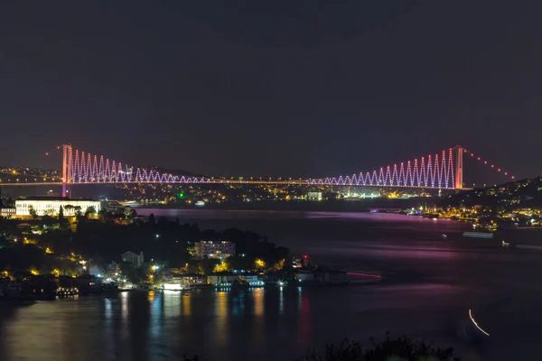 Illuminated Bosphorus Bridge Istanbul Turkey — стоковое фото