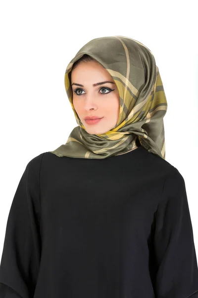 美丽面纱的穆斯林女人 — 图库照片