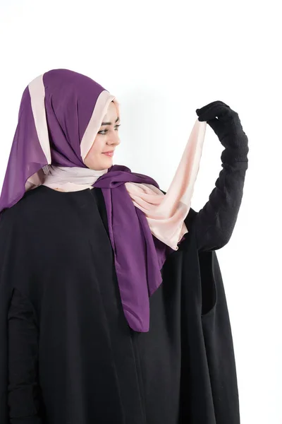 Beautiful Muslim Woman Purple Hijab — Photo