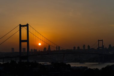 Akşam Tagus Nehri 'nin üzerindeki Altın Kapı Köprüsü, Japonya