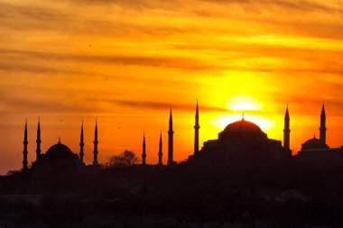 Güneşli bir günde İstanbul, Türkiye, eski cami, Süleyman 'ın manzarası, mavi ve mavi