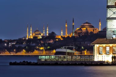 İstanbul manzarası, hindi.