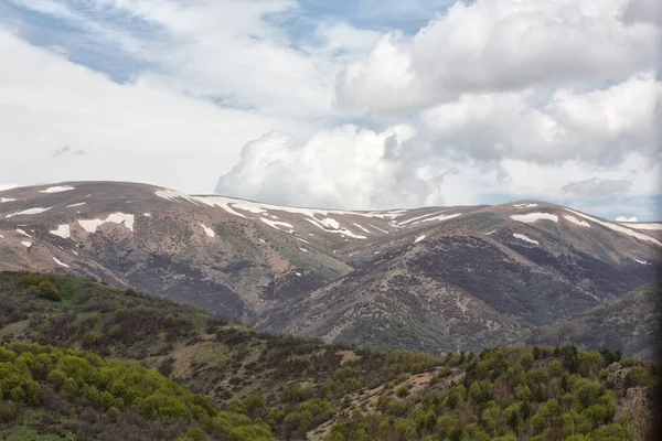 Belle Vue Sur Les Montagnes Ciel Nuageux — Photo