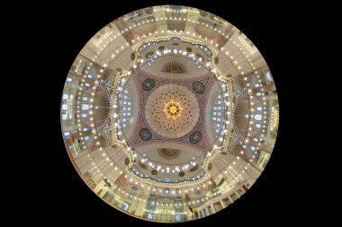 İstanbul, Türkiye - 1 Ağustos 2017; İstanbul Boğaz kıyısındaki Ortakoy Camii. Ortakoy Camii 'nin içi