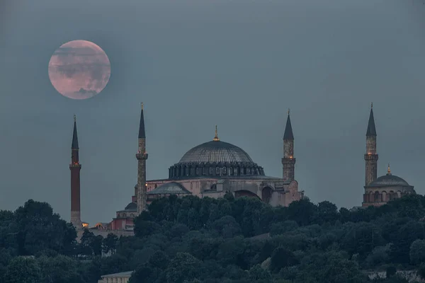 Стамбул Індичка Джулі 2019 Hagia Sophia Мечеть Ввечері Місто — стокове фото