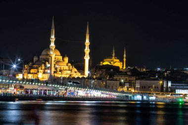 İstanbul 'un gece görüşü, hindi.