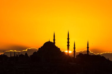 Akşamları galata kulesinde gün batımı.