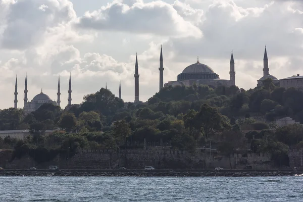 Istanbul Turkey View Suleymaniye Mosque Blue Sky Panorama Sultanahmet Water — Fotografia de Stock