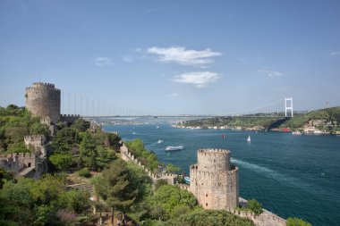 Rumeli Kalesi ve Fatih Sultan Mehmet Köprüsü İstanbul, Türkiye.
