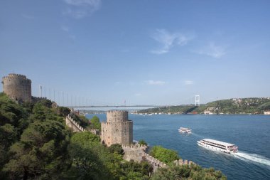 Rumeli Kalesi ve Fatih Sultan Mehmet Köprüsü İstanbul, Türkiye.