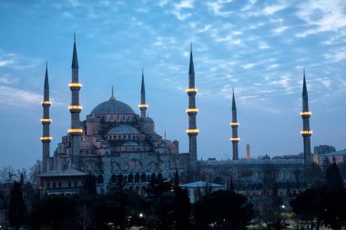 İstanbul 'daki Mavi Cami, resmi adıyla da bilinir, Sultan Ahmed Camii.