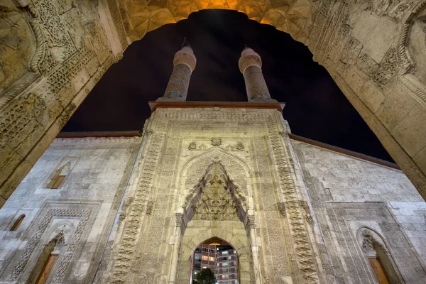 Double Minaret Madrasah Zbudowano 1271 Roku Okresie Lhanl Dekoracje Płytek — Zdjęcie stockowe