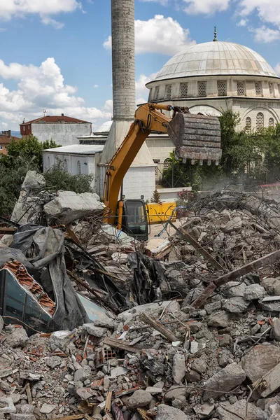 Práce Odklízeč Hloubení Staveništi Při Demolici Samostatně Stojící Dům — Stock fotografie