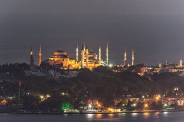İstanbul 'un gece görüşü, hindi.