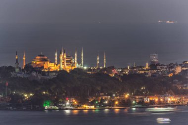 İstanbul 'un gece görüşü, hindi.