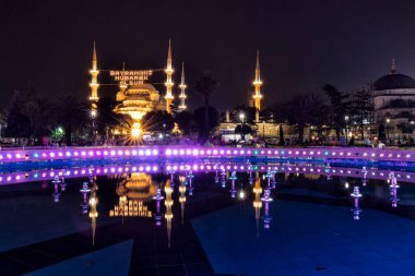 Gece camii, İstanbul, hindi